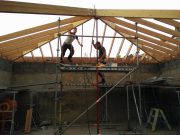houten dakstructuur in werf yoga paviljoen in Gent door ROBUUST architectuur en onderzoek